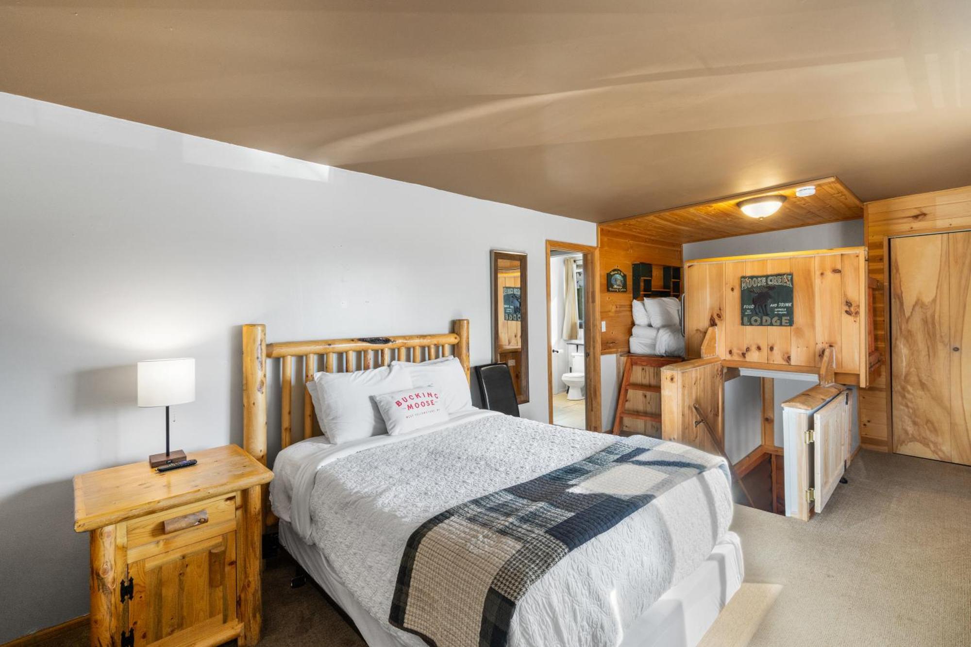 The Bucking Moose Hotel West Yellowstone Exterior photo