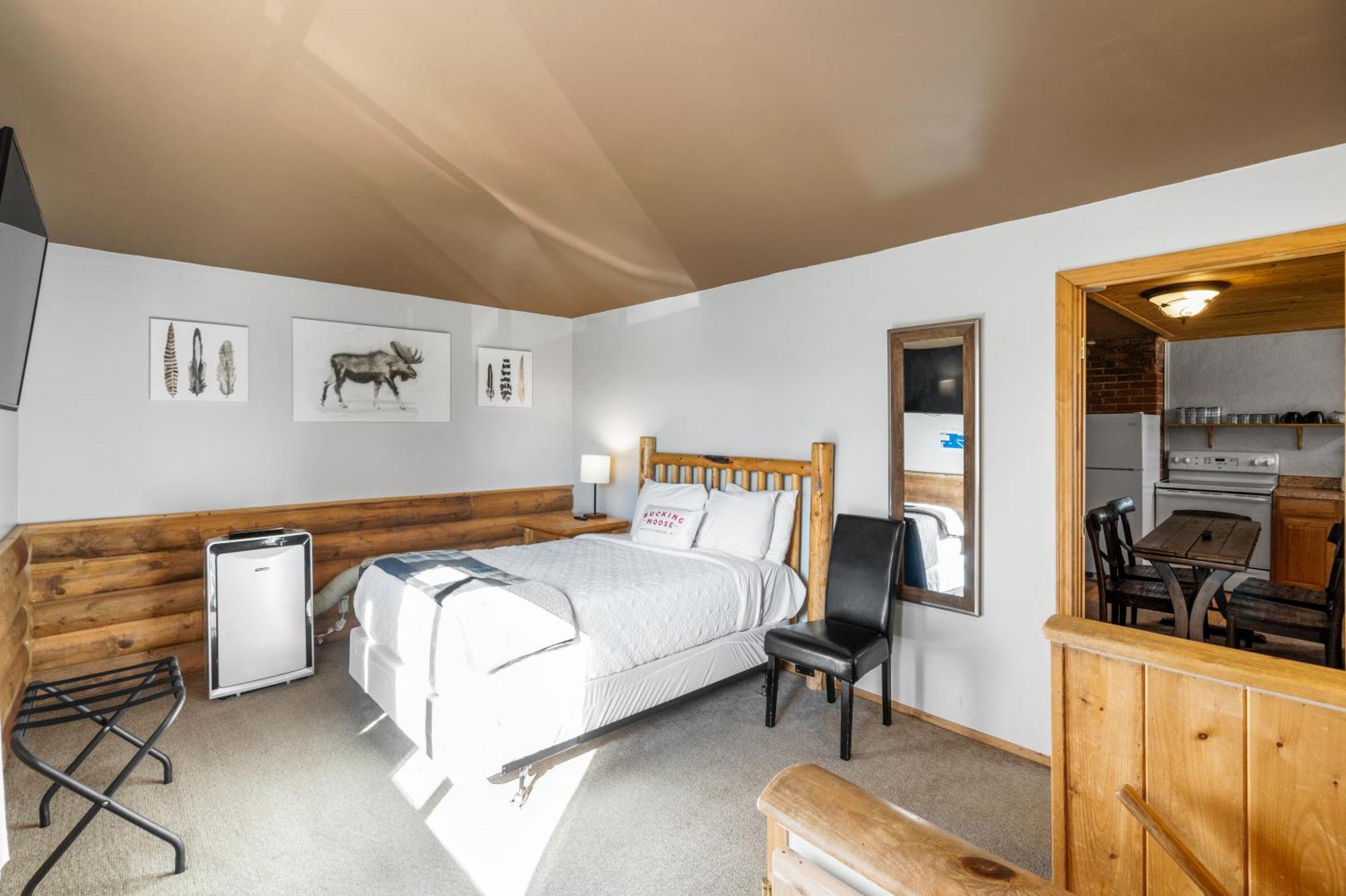 The Bucking Moose Hotel West Yellowstone Exterior photo