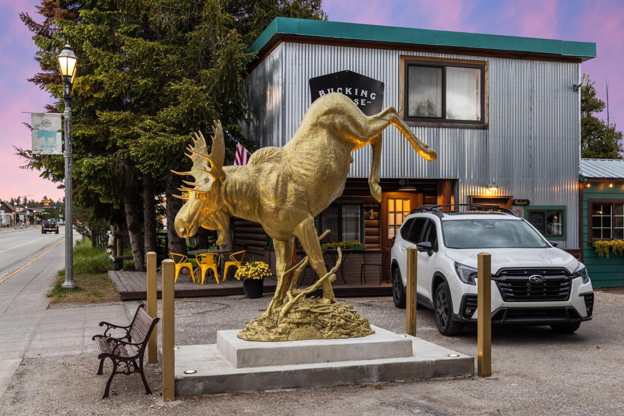 The Bucking Moose Hotel West Yellowstone Exterior photo