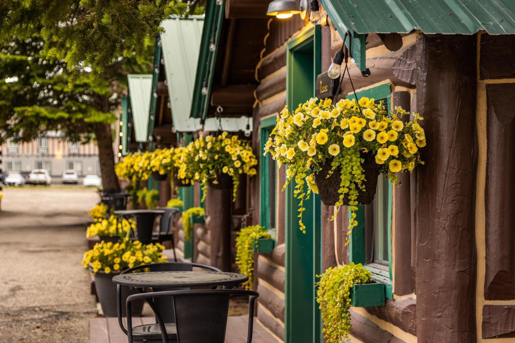 The Bucking Moose Hotel West Yellowstone Exterior photo