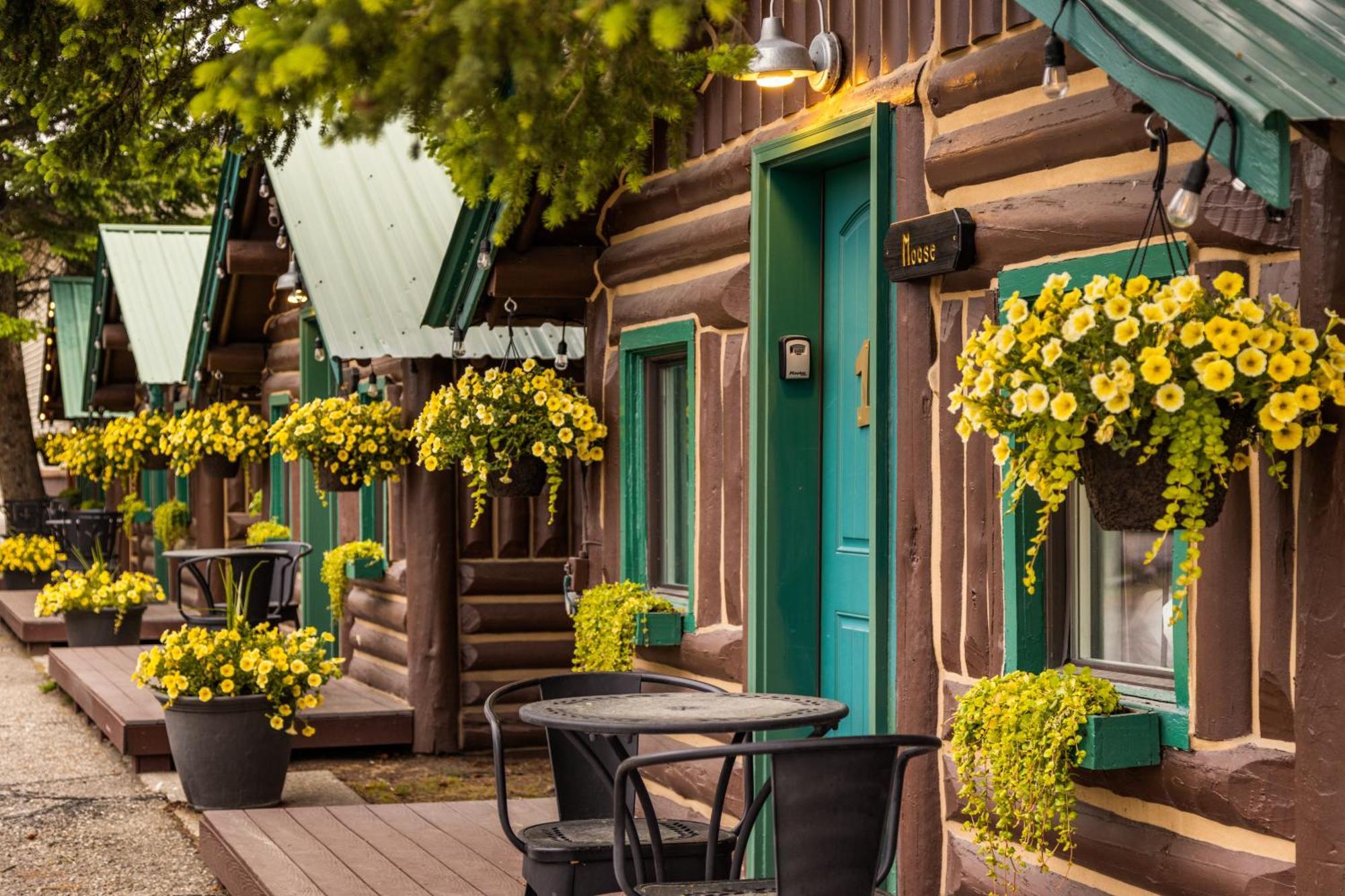 The Bucking Moose Hotel West Yellowstone Exterior photo