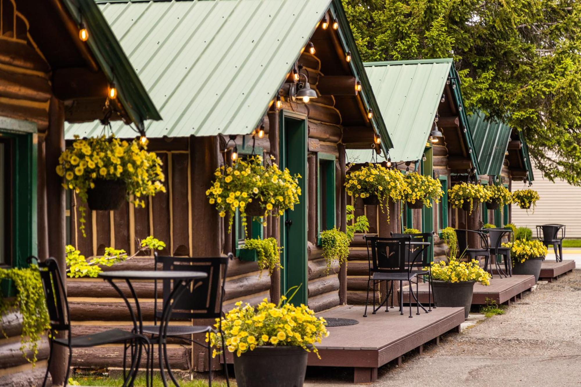The Bucking Moose Hotel West Yellowstone Exterior photo